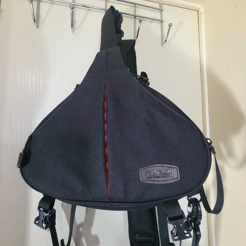 CADeN K1 Camera Sling Bag Black Padded DSLR/SLR Tripod Holder Photography Pack